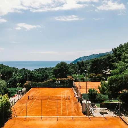 Sporting Pinamare Apartmanhotel Marina dʼAndora